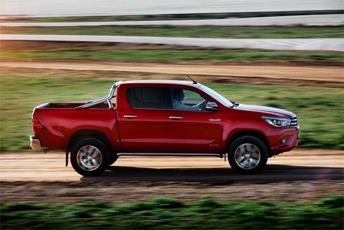  toyota hilux thế hệ mới 