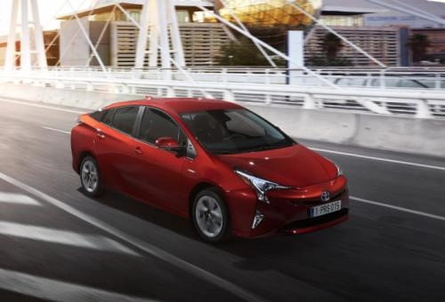 Toyota prius thế hệ thứ tư siêu tiết kiệm 25 lít100km