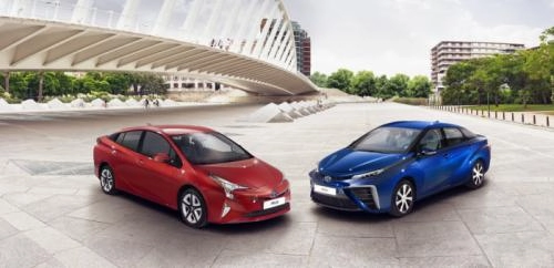 Toyota prius thế hệ thứ tư siêu tiết kiệm 25 lít100km