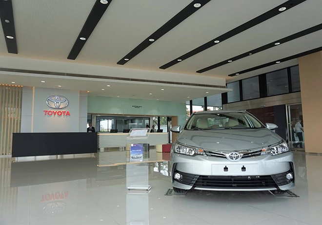 Toyota va lexus viêt nam đong cưa tam thơi hang loat showroom tai ha nôi