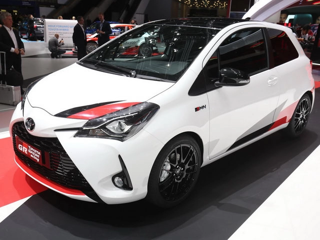 Toyota yaris grmn giá 695 triệu đồng đấu ford fiesta st