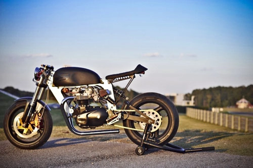  triumph bonneville phong cách cafe racer 