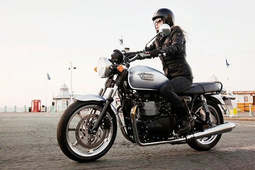  triumph ra mắt 10 mẫu môtô tại ấn độ 