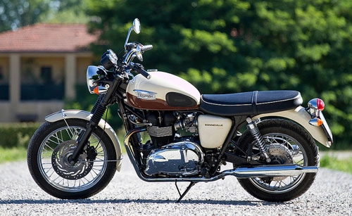  triumph ra mắt 10 mẫu môtô tại ấn độ 