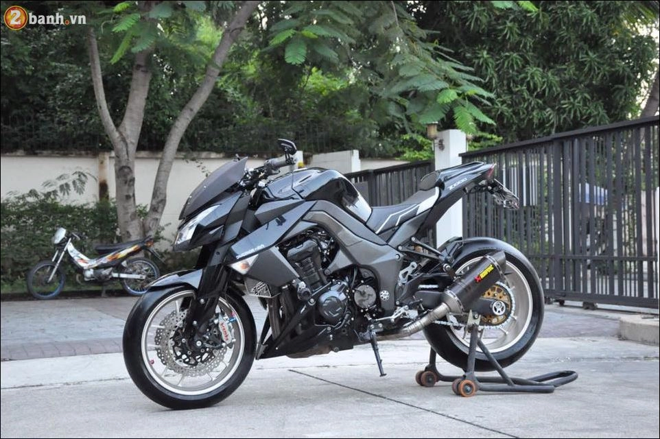 Vẻ đẹp huyền thoại từ ngôi sao kawasaki z1000 độ đậm chất chơi