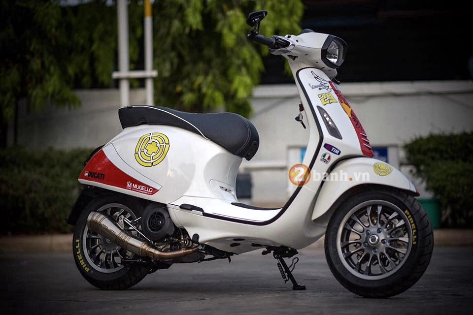 Vespa sprint đầy chất chơi với bản độ của mugello