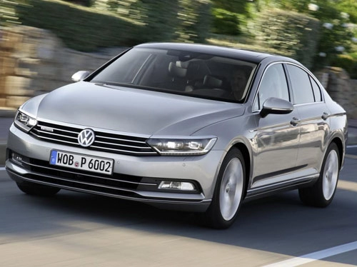 Volkswagen passat 2015 đầu tiên đến tay khách hàng