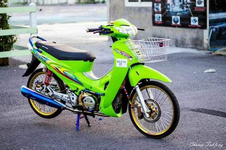 Wave 125i độ xa lánh với tone màu xanh lá của biker xứ chùa vàng