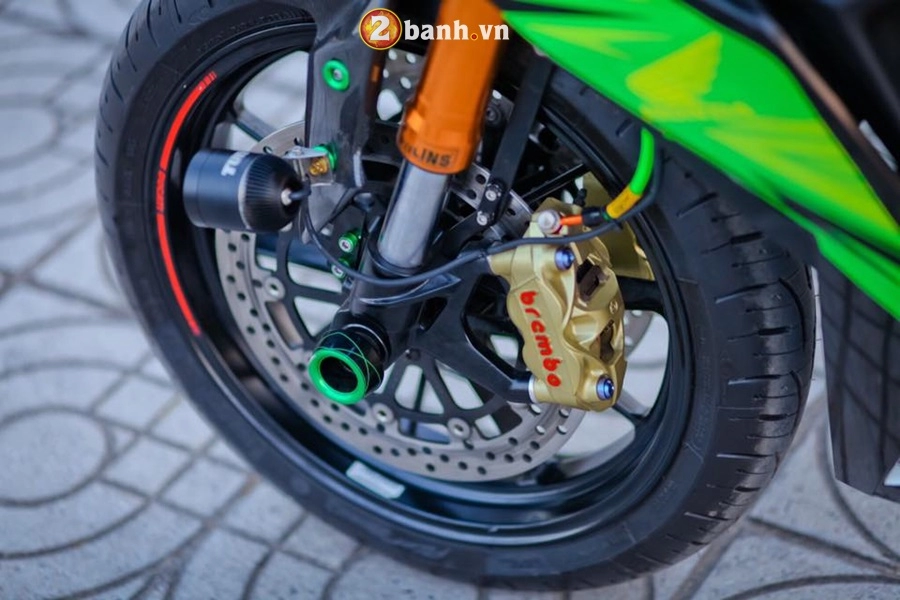 Winner 150 độ gắp ducati 1098 khoe dáng trước ống kính