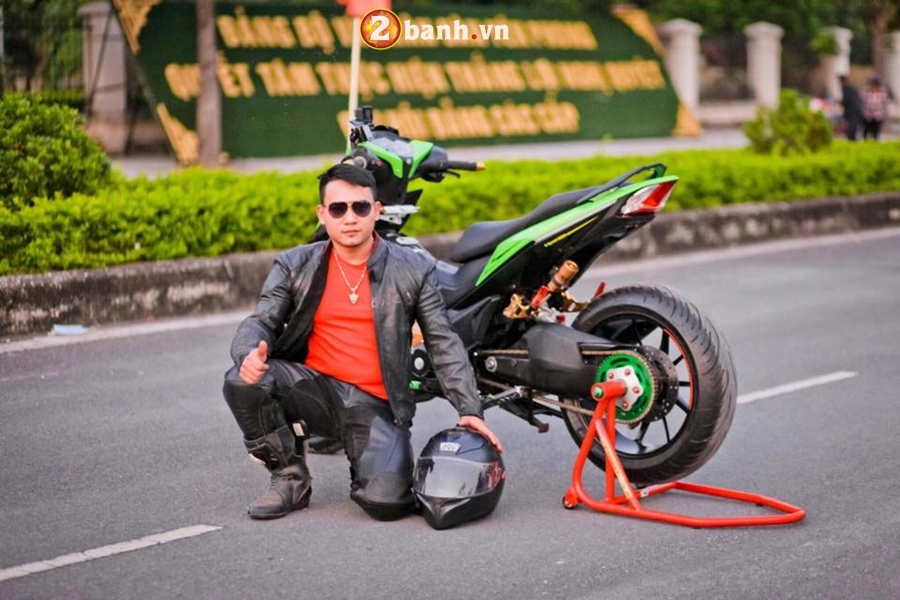 Winner 150 độ gắp ducati 1098 khoe dáng trước ống kính