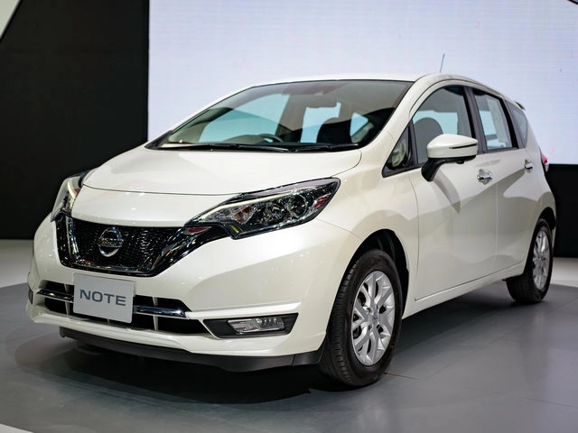 Xe nhỏ giá rẻ nissan note hoàn toàn mới chỉ 374 triệu đồng