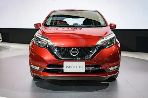 Xe nhỏ giá rẻ nissan note hoàn toàn mới chỉ 374 triệu đồng