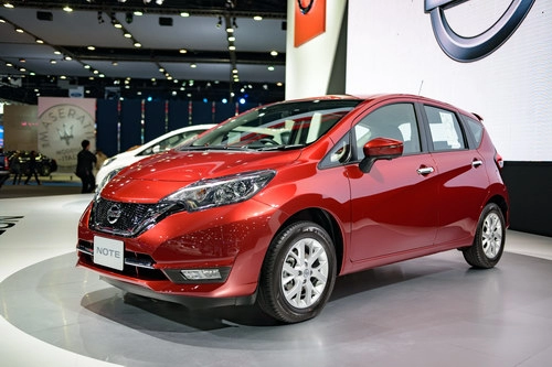 Xe nhỏ giá rẻ nissan note hoàn toàn mới chỉ 374 triệu đồng