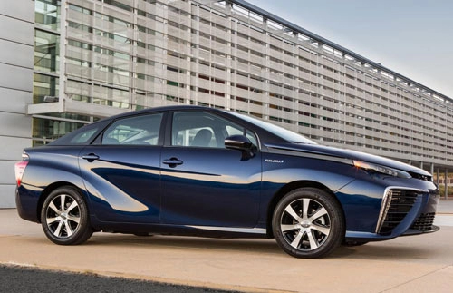 Xe toyota mirai chạy pin đạt gần 500km trình làng