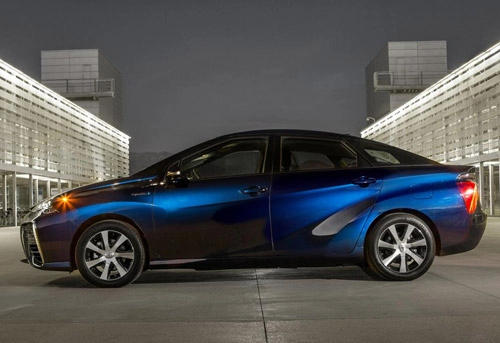 Xe toyota mirai chạy pin đạt gần 500km trình làng