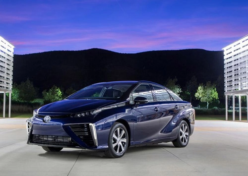 Xe toyota mirai chạy pin đạt gần 500km trình làng