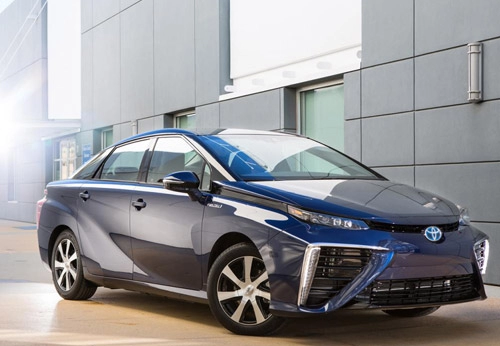 Xe toyota mirai chạy pin đạt gần 500km trình làng