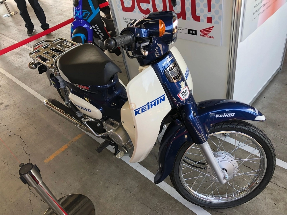 Xuất hiện hàng loạt honda super cub 2018 trên đường đua motogp