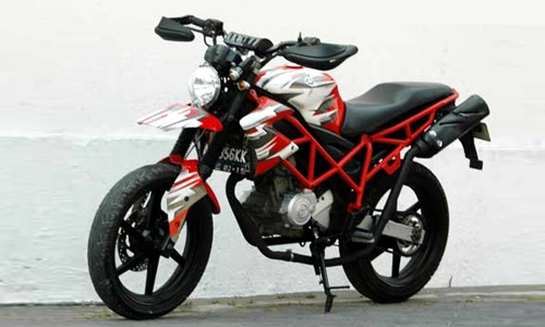  yamaha fz150i biến thành ducati hypermotard 