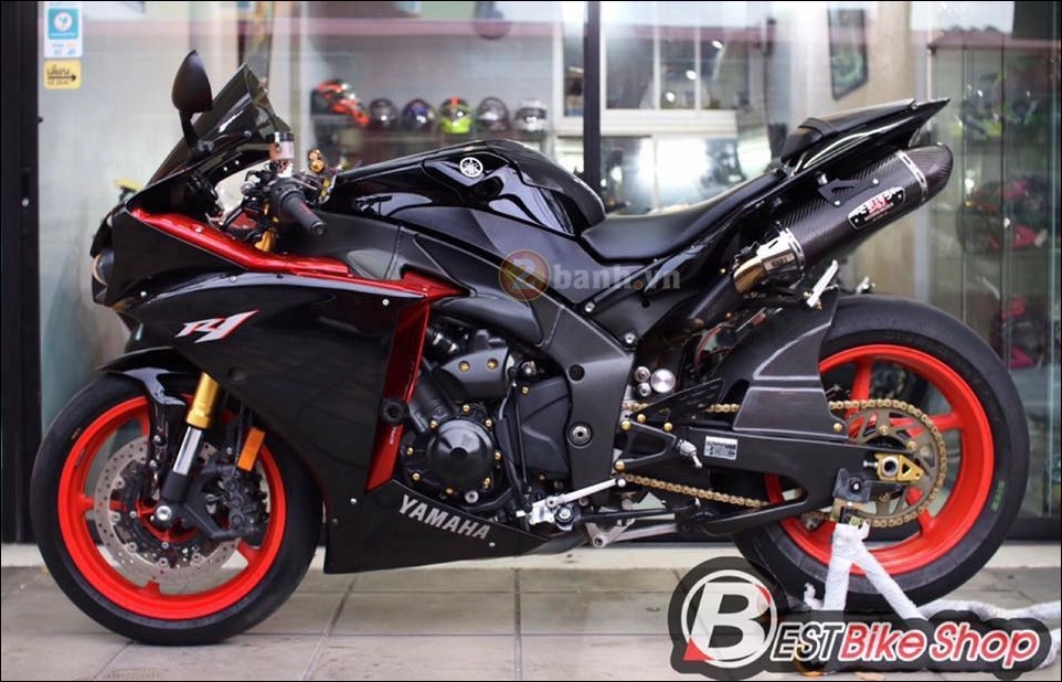 Yamaha r1 độ cùng phong thái hầm hố của kẻ dẫn đầu yamaha