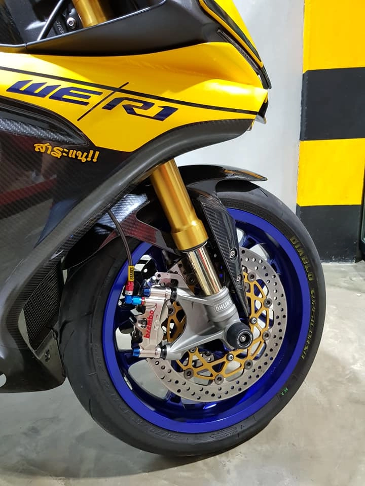 Yamaha r1 độ nổi bật với tông màu yellow sporty