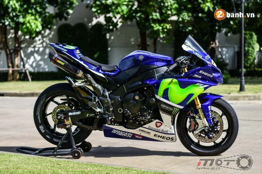 Yamaha r1 rực rỡ trong bản độ movista motogp 46