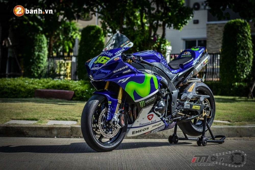 Yamaha r1 rực rỡ trong bản độ movista motogp 46