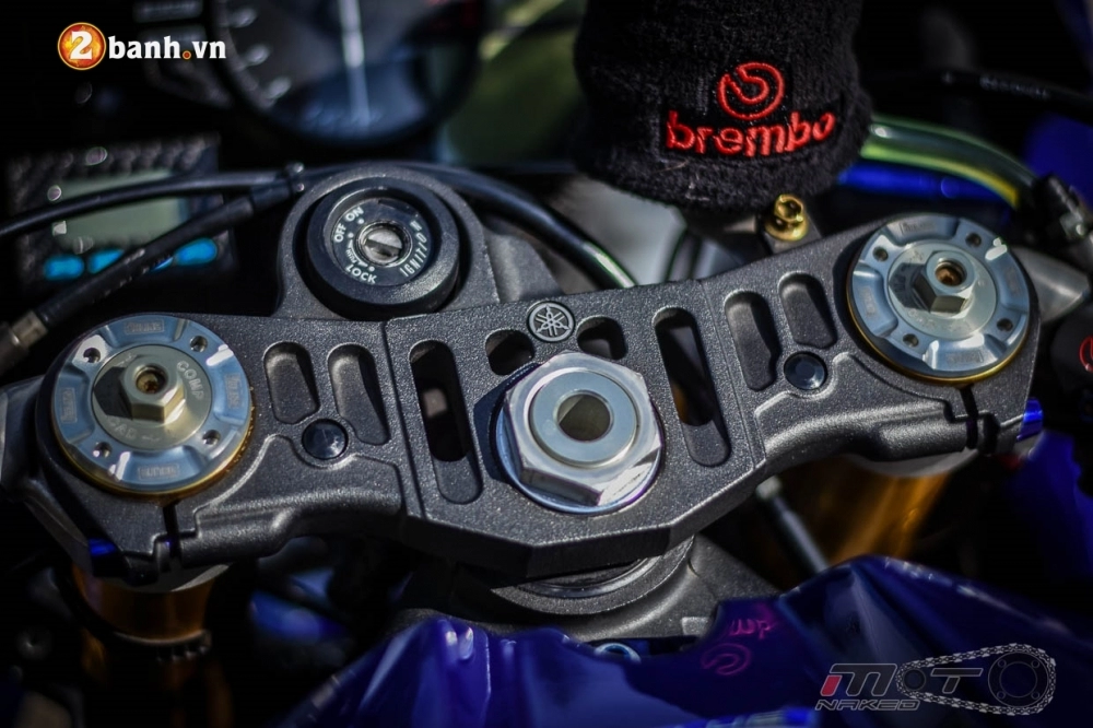 Yamaha r1 rực rỡ trong bản độ movista motogp 46