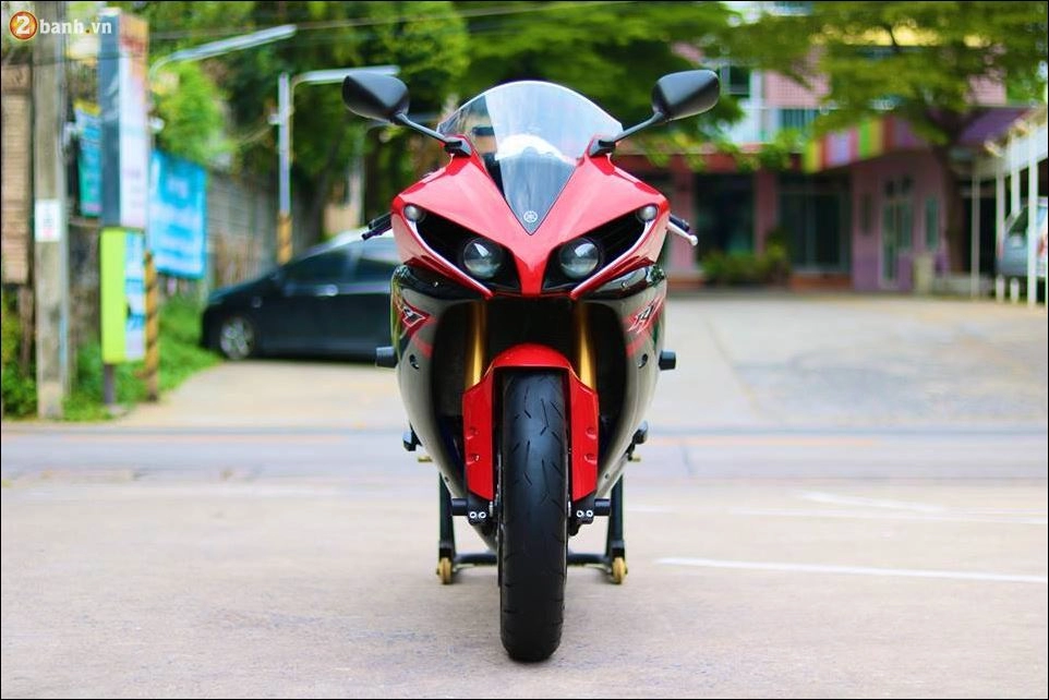 Yamaha r1 - sự kết hợp giữa nghệ thuật và công nghệ đường đua