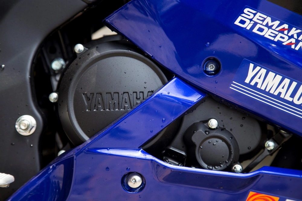 Yamaha r15 2017 phiên bản movistar về vn với giá bán hơn 110 triệu đồng