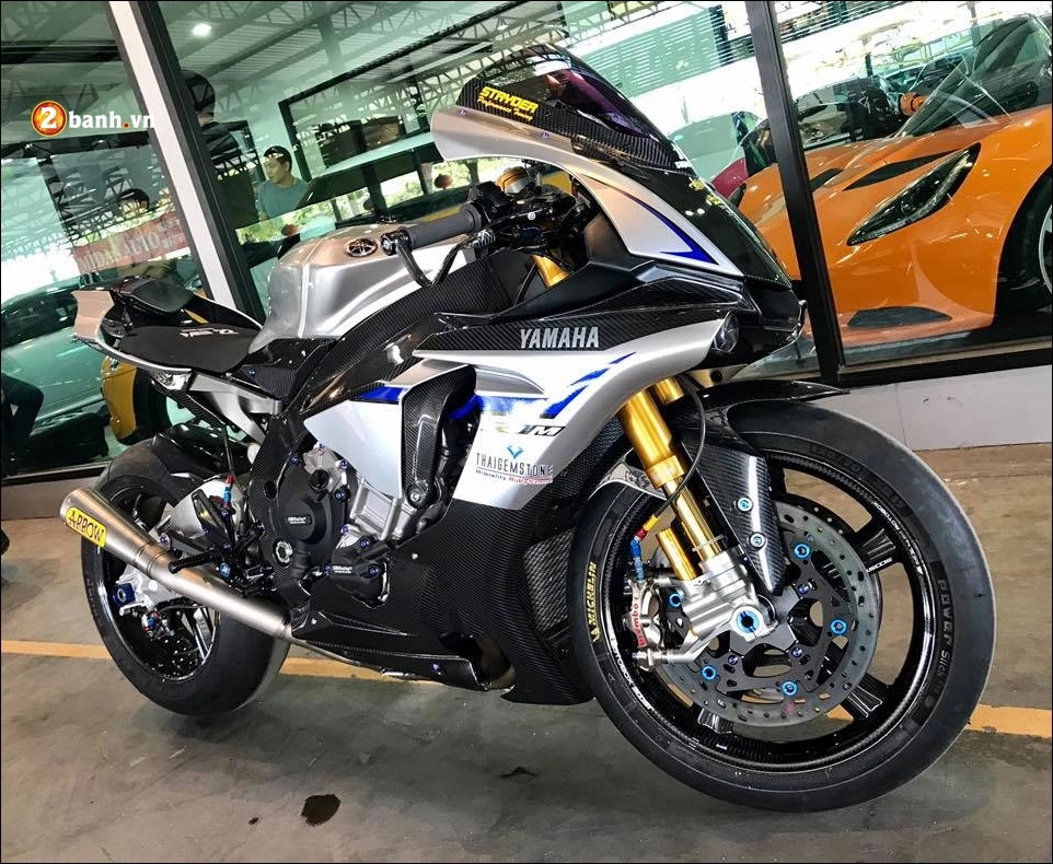 Yamaha r1m độ căng đét cùng dàn chân hạng nặng