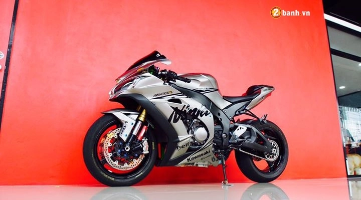 Zx-10r nổi loạn trong bộ cánh mùa đông lạnh giá